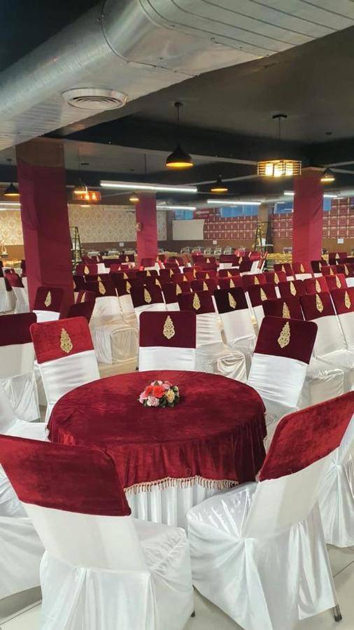 Jb Residency Zirakpur !! Top Rated & Most Awarded Property In Zirakpur Hotel Eksteriør billede