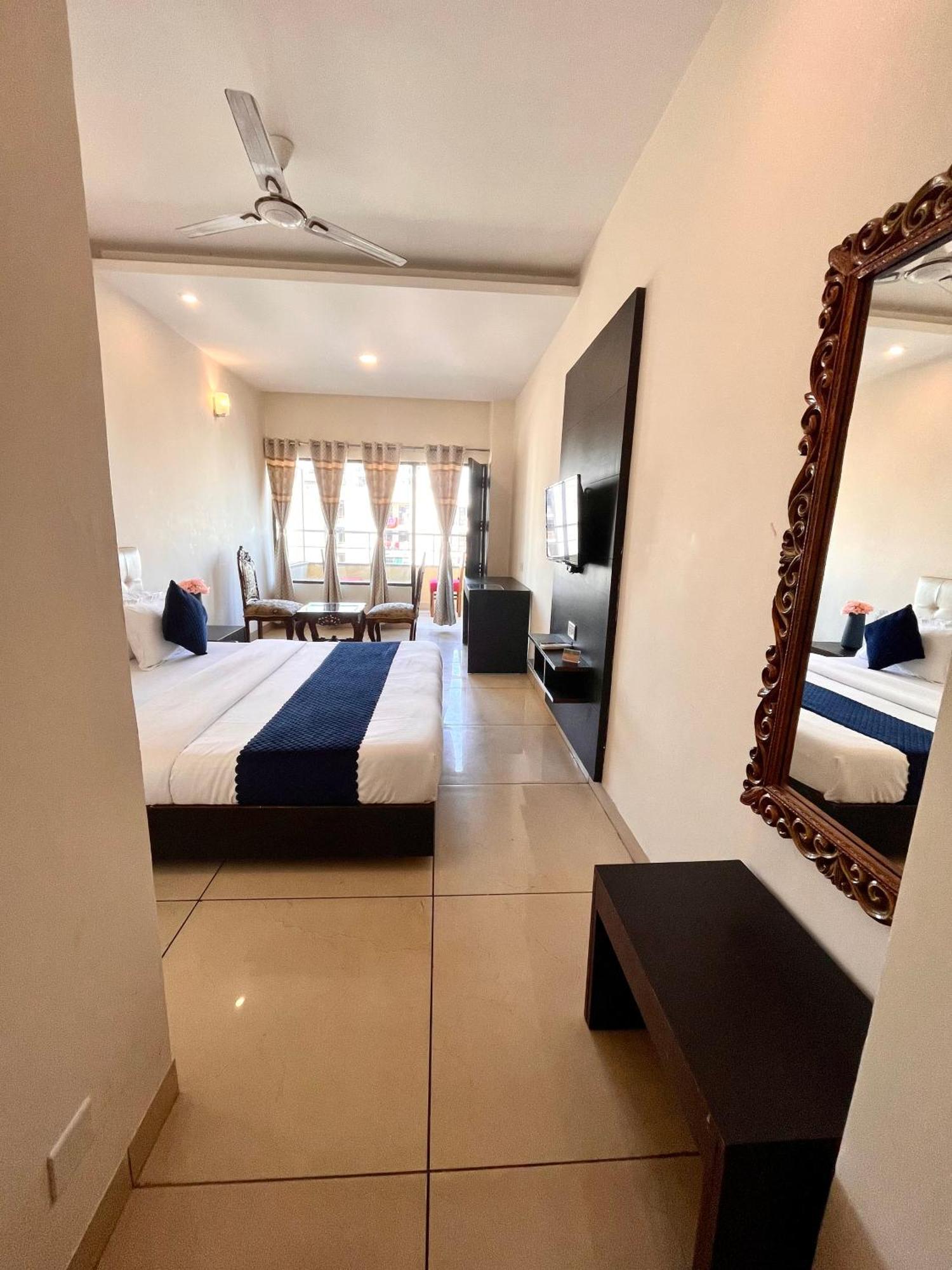 Jb Residency Zirakpur !! Top Rated & Most Awarded Property In Zirakpur Hotel Eksteriør billede