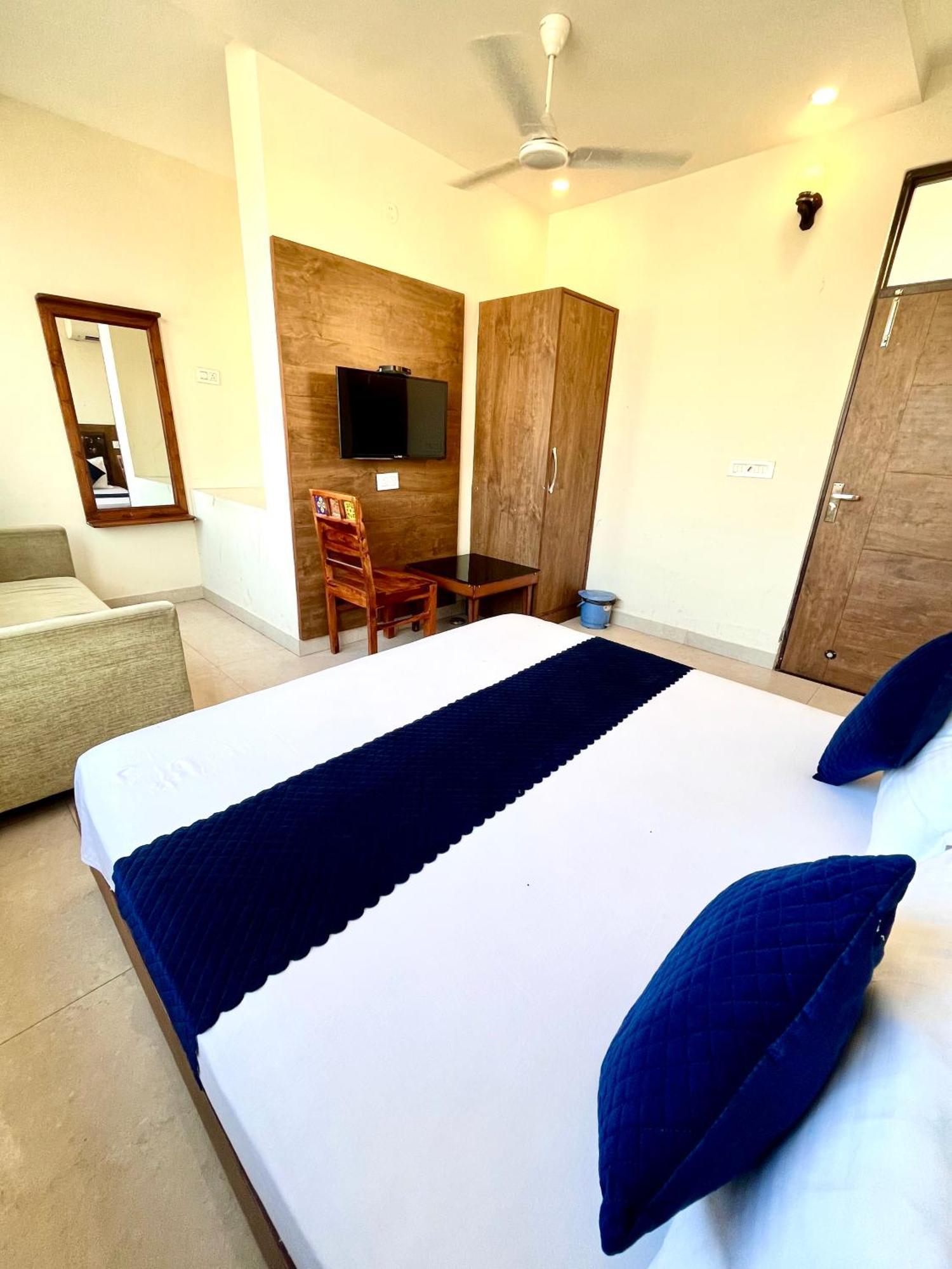 Jb Residency Zirakpur !! Top Rated & Most Awarded Property In Zirakpur Hotel Eksteriør billede